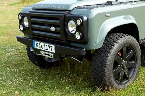 Integrierte Seilwinde 5.400 kg – Defender