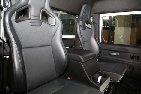 Recaro-Einzelsitzumbau – Defender 130