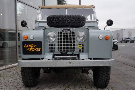 Land Rover 88 Series IIa Soft Top