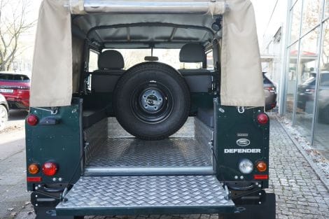 Land Rover Defender 90 TD4 Station Wagon E