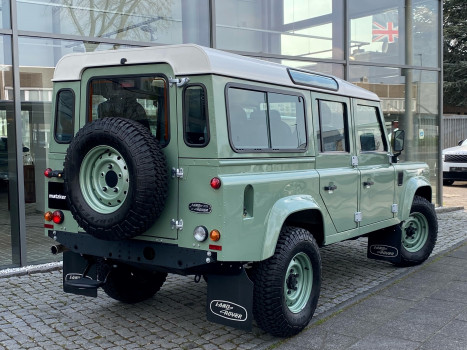 Land Rover Defender 110 2.2 TD4 Station Wagon Heritage