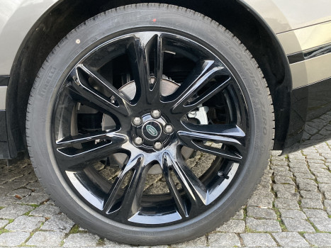 Land Rover Range Rover Velar L560 D300 R-Dynamic SE UPE 103.158 € ./. 25%