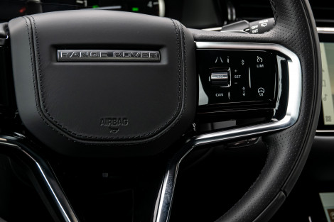 Land Rover Range Rover Evoque L551 D200 R-Dynamic HSE UPE 78.486 € ./. 30%