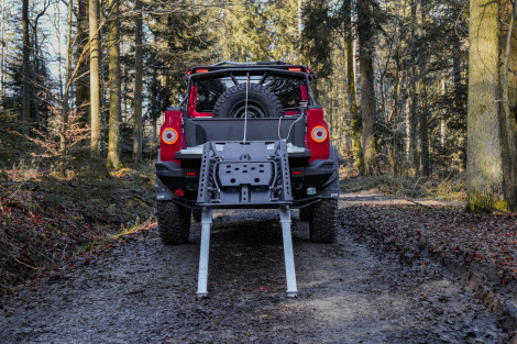 Ineos Grenadier Multifunktionswanne mit Verladeschienen