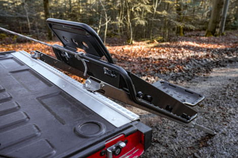 Ineos Grenadier Multifunktionswanne mit Verladeschienen