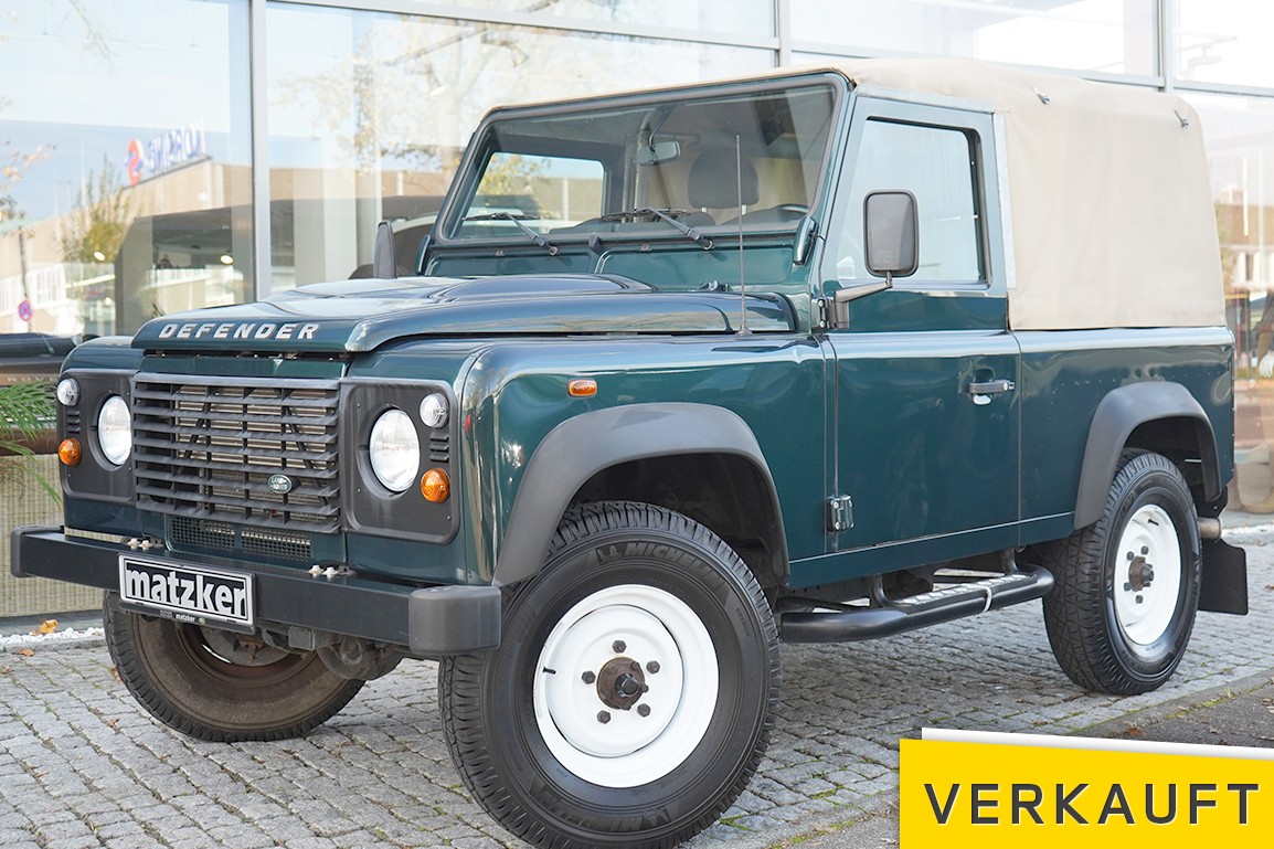 Land Rover Defender 90 TD4 Station Wagon E