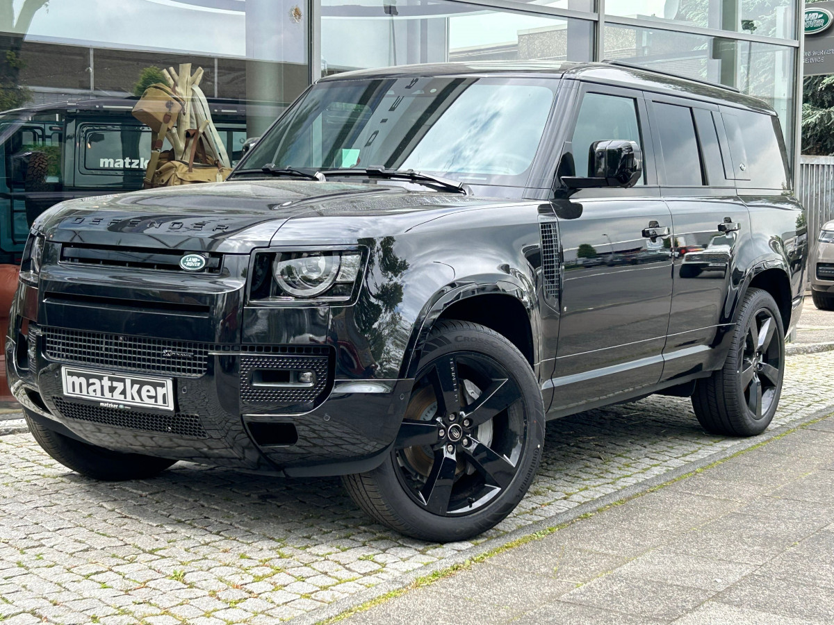 Land Rover Defender 130 L663 D300 X-Dynamic SE