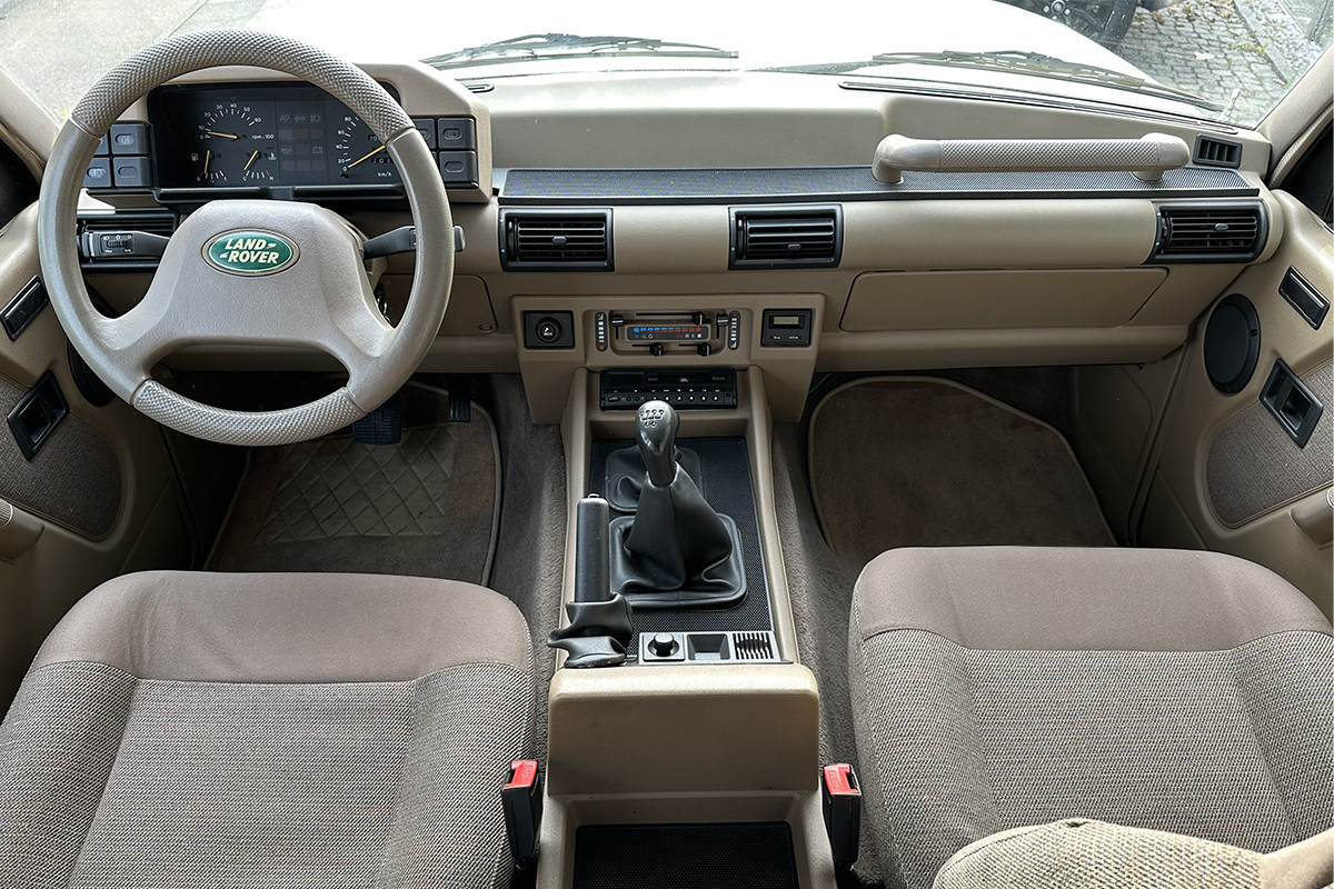 PRC9306W - Clear Indicator Front Left - 200TDI (1989-1994) For Discovery 1