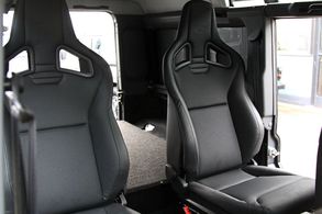 Recaro-Sportsitz mit Teillederpolster – Defender