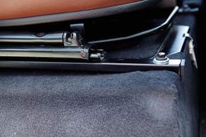 Sitzschienenverlängerung - Defender mit Trennwand