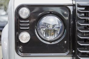LED-Hauptscheinwerfer mit Tagfahrlicht – Defender