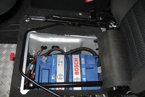 Doppelbatteriesystem, manuell – Defender