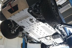 Unterfahrschutz-System für integrierte Seilwinde - New Defender