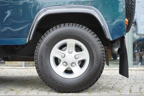 Land Rover Defender 90 50th Anniversary V8