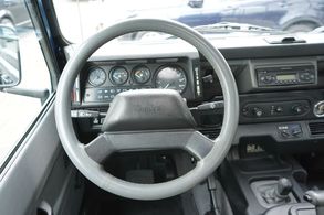Land Rover Defender 90 50th Anniversary V8