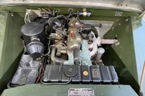 Land Rover 80 Serie 1 Lights behind the grill