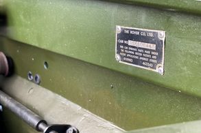 Land Rover 80 Serie 1 Lights behind the grill