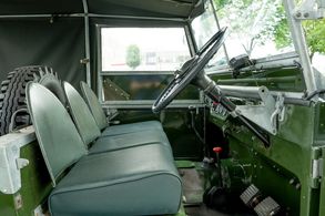 Land Rover LR 80 Serie I Lights behind the grill