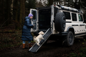 Ineos Grenadier LeTech Hundeeinstiegshilfe