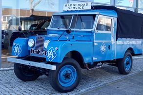 Land Rover Serie I 109 Radio Road Service RHD