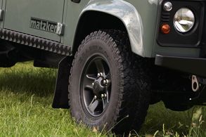 Radsatz 265/75R16 auf LM-Felge Boost – Defender